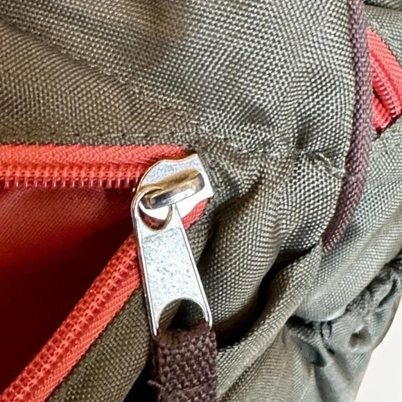 Diaper Dude BAG. NWOT -Bike Sling, Cross Body ,Sport Cool DAD Bag Olive/Brown. - Picture 6 of 16